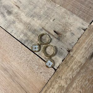 Clover Dangle Huggies